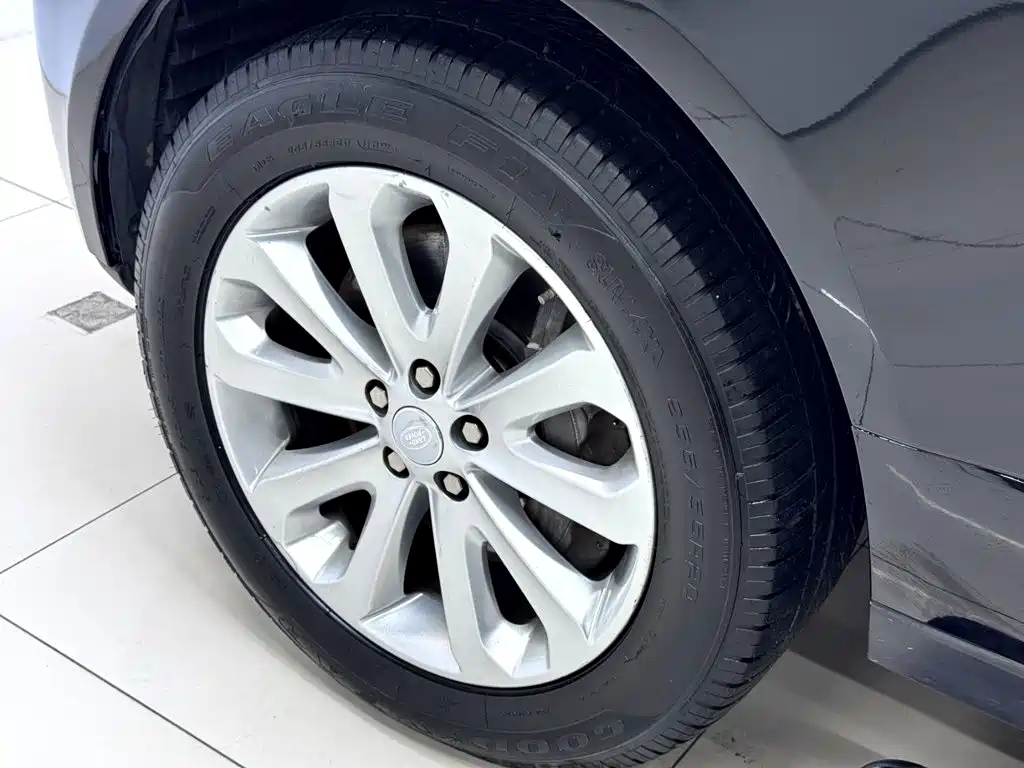 Land Rover Range Rover — миниатюра 17