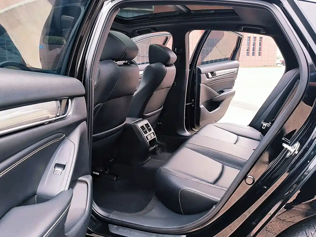 Honda Inspire — миниатюра 10