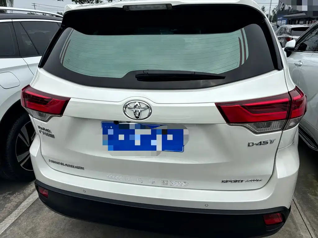 Toyota Highlander 2018 2.0T Luxury 7 мест V