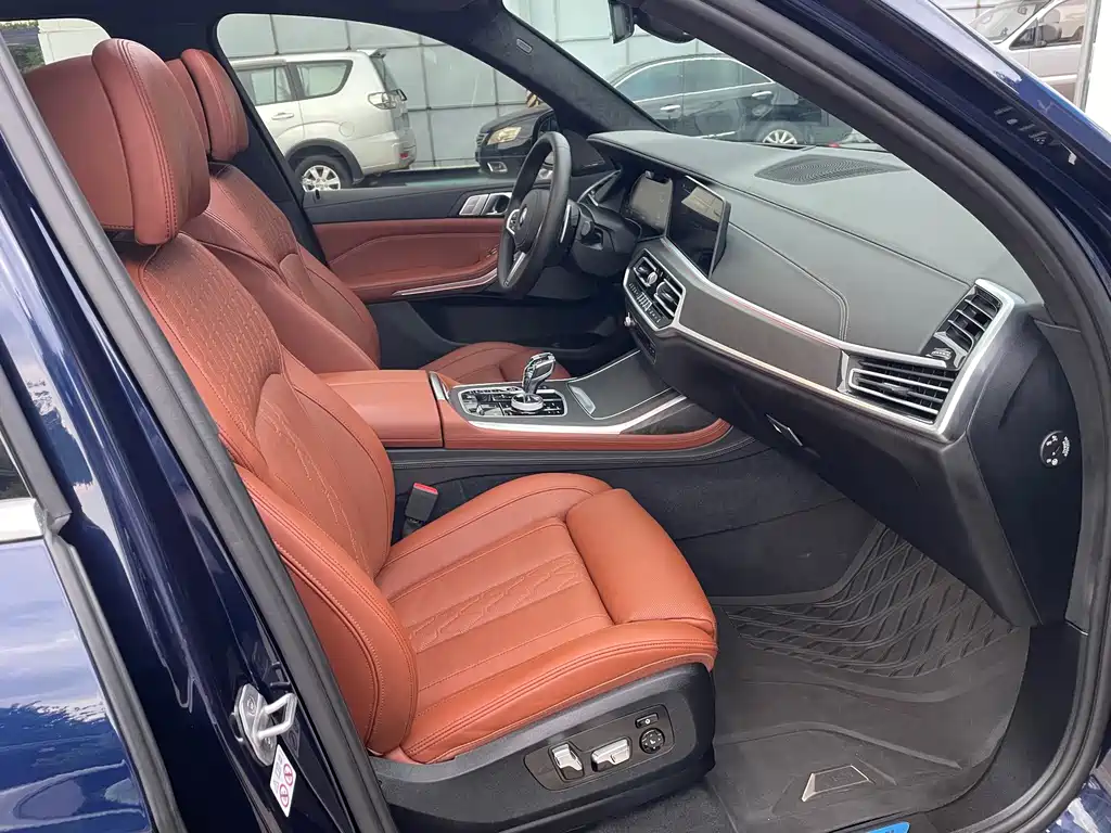 BMW X7 — миниатюра 10