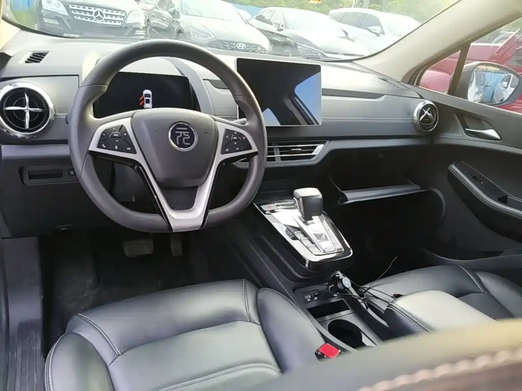 BYD Yuan EV — миниатюра 10