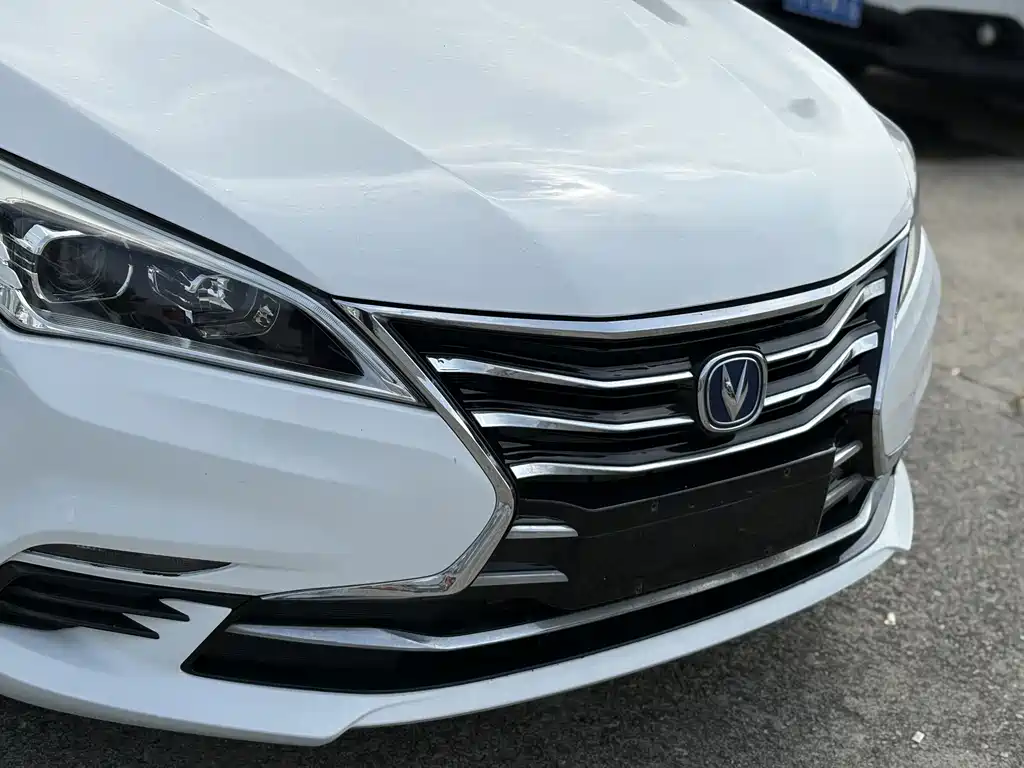 Changan Eado DT — миниатюра 9