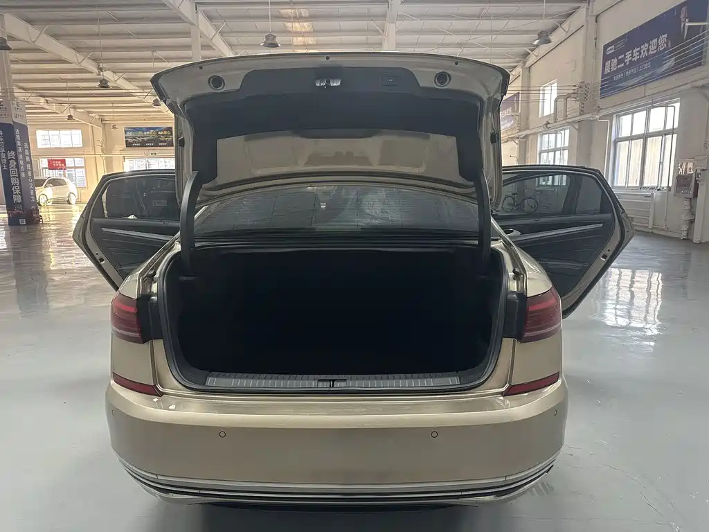 Volkswagen Passat — миниатюра 14