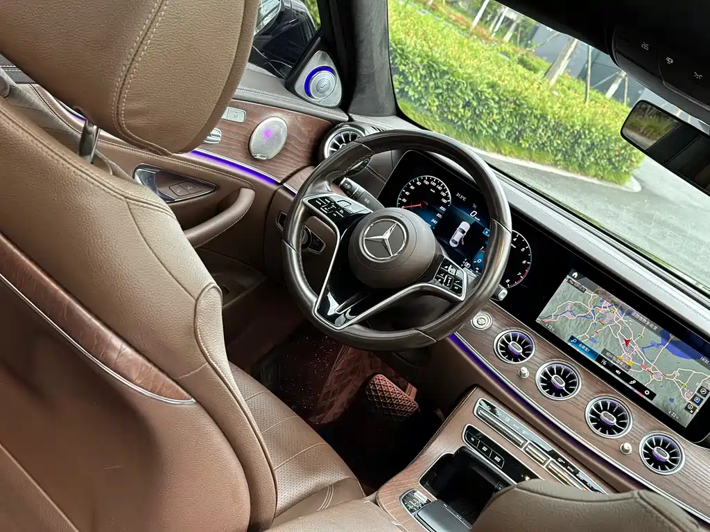 Mercedes-Benz E-Class — миниатюра 12