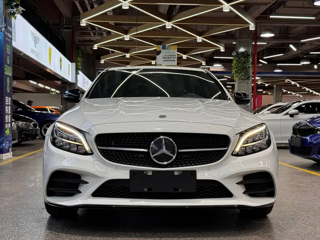 Mercedes-Benz C-Class — миниатюра 2