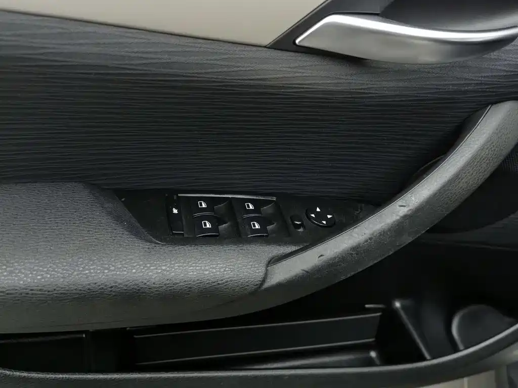 BMW X1 — миниатюра 9