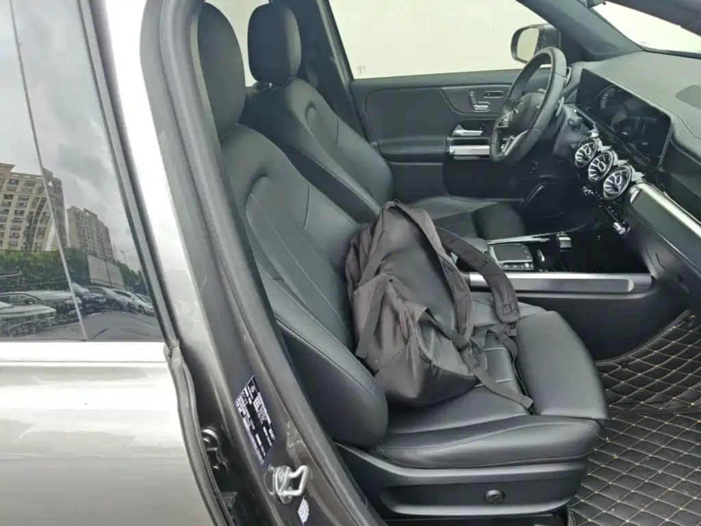 Mercedes-Benz GLB — миниатюра 25