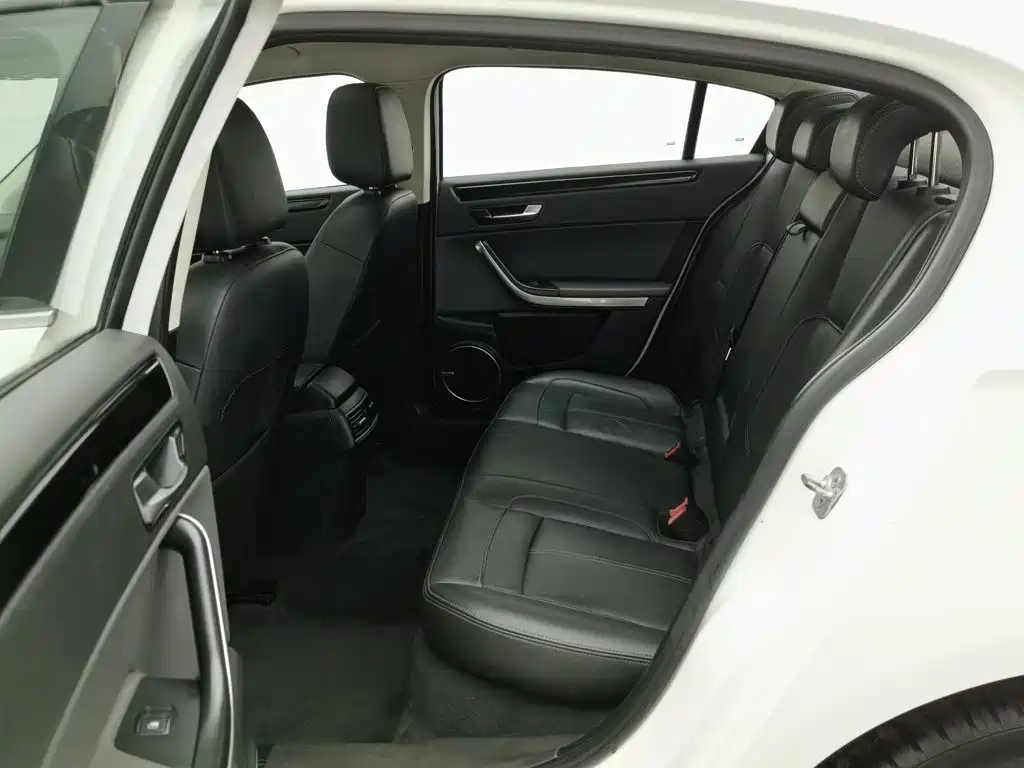 Qoros Qoros 3 — миниатюра 15