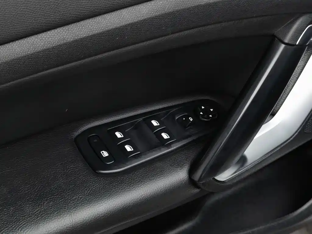 Peugeot 408 — миниатюра 9