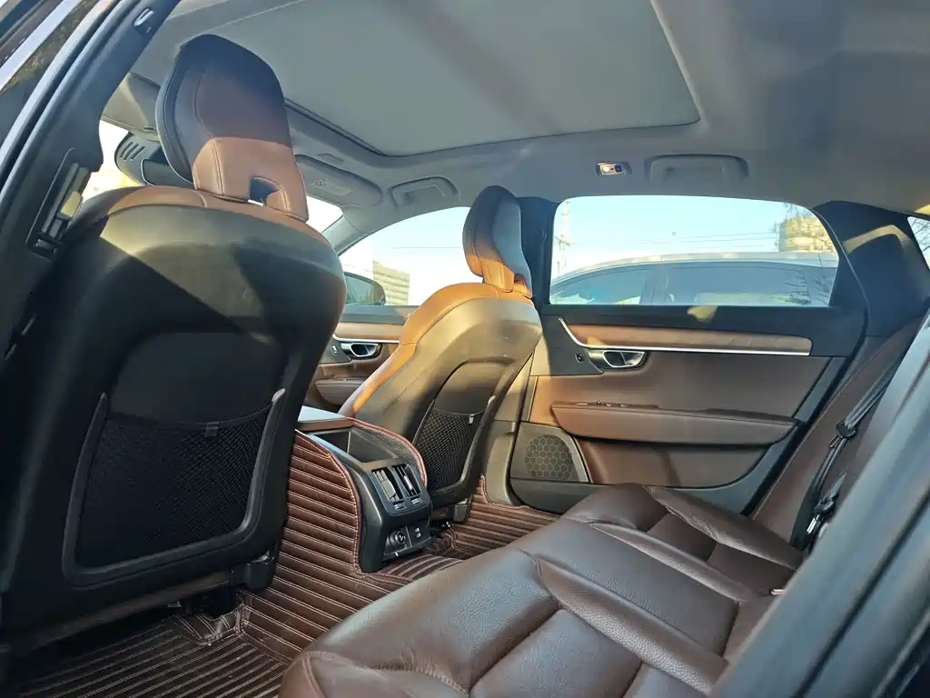 Volvo S90 — миниатюра 8