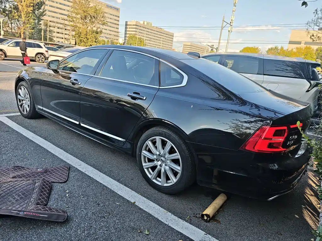 Volvo S90 — миниатюра 15