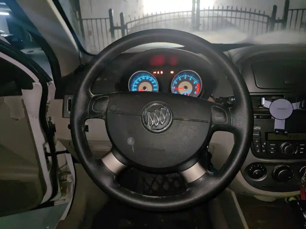 Buick Excelle — миниатюра 11