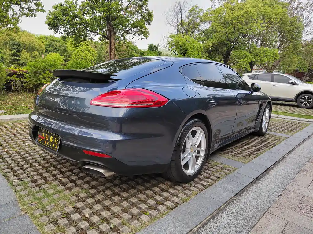 Porsche Panamera — миниатюра 12