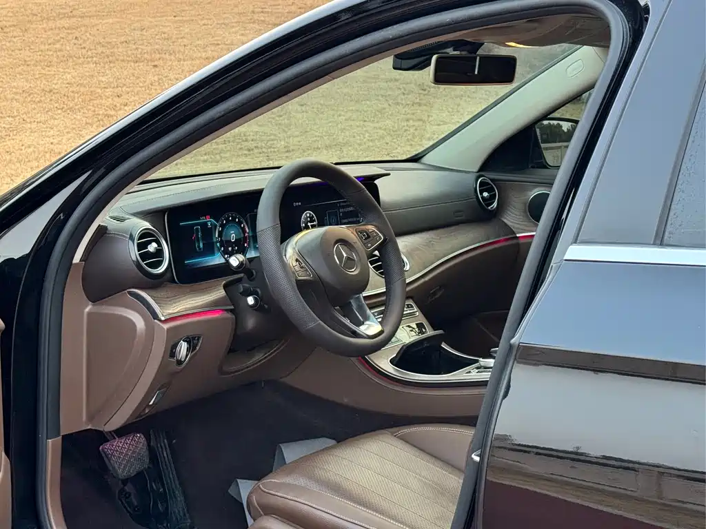 MERCEDES-BENZ E CLASS