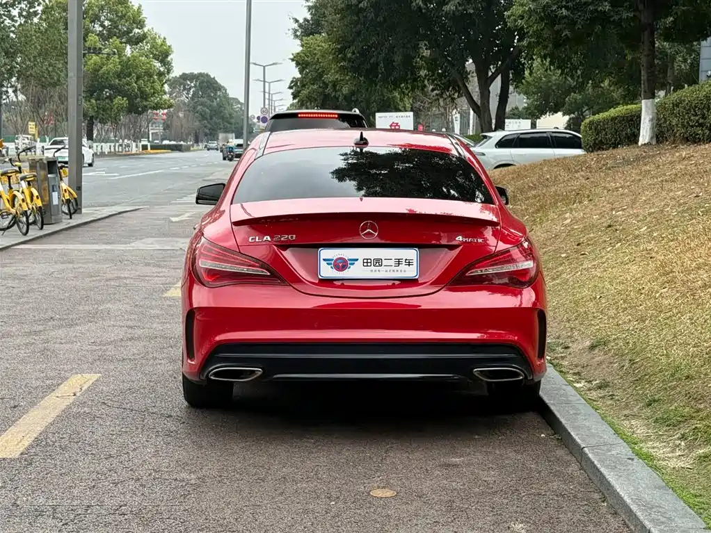 MERCEDES-BENZ CLA
