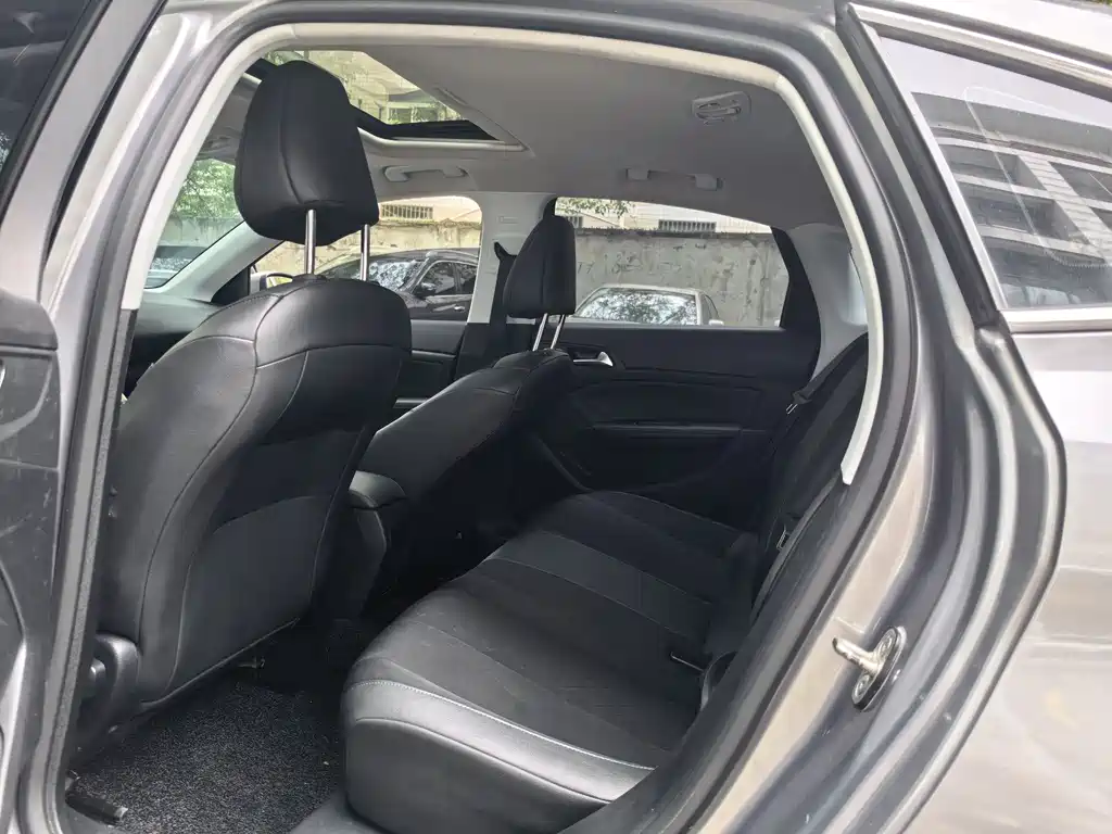 Peugeot 308 2016 1.6L AT Luxury