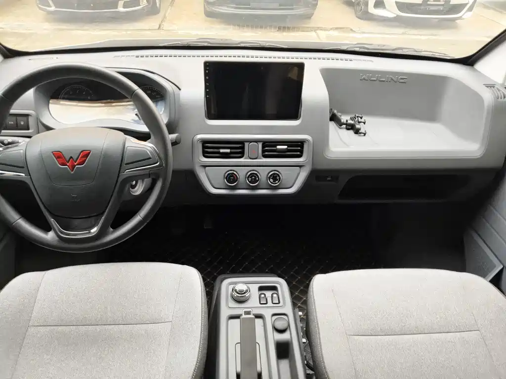 Wuling Yangguang — миниатюра 7