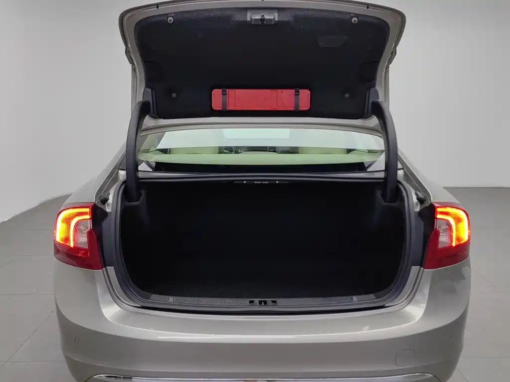 Volvo S60 — миниатюра 16