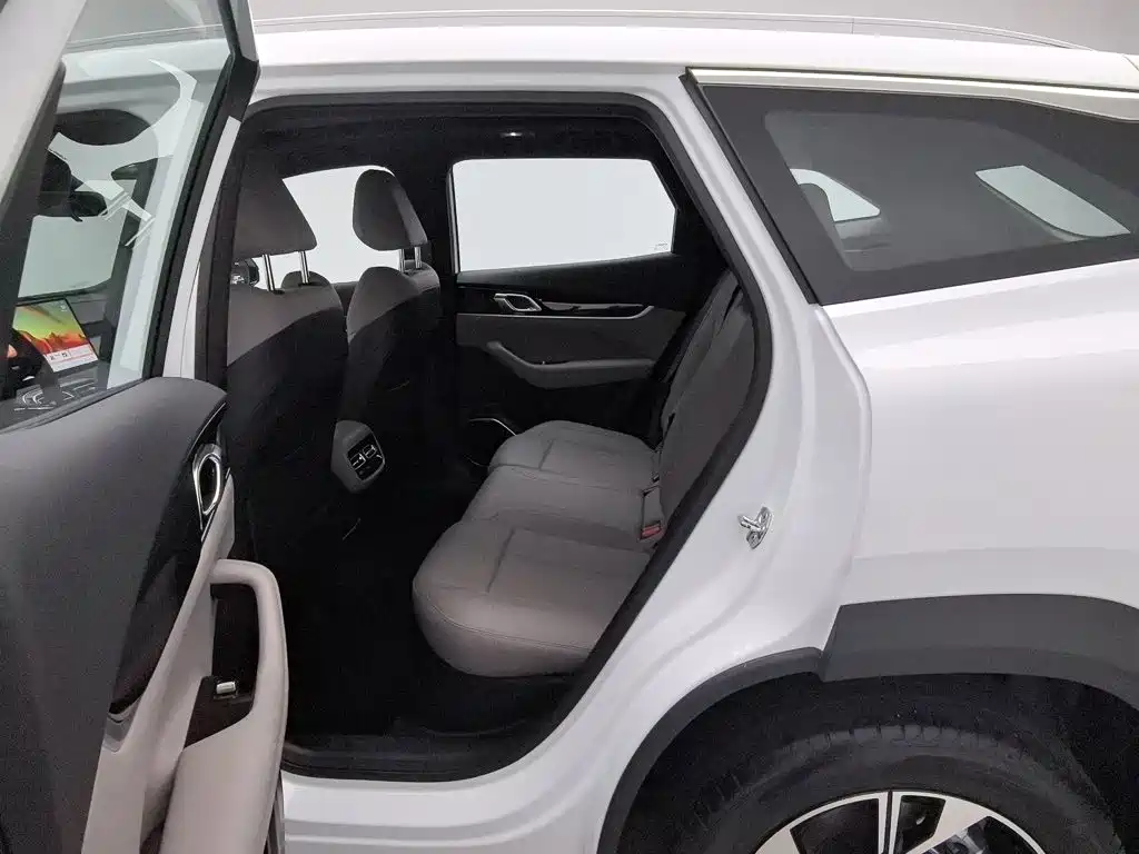 Geely Boyue L — миниатюра 15