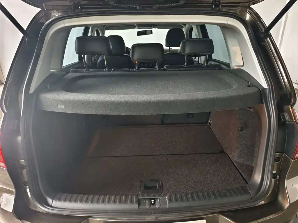 Volkswagen Tiguan — миниатюра 8