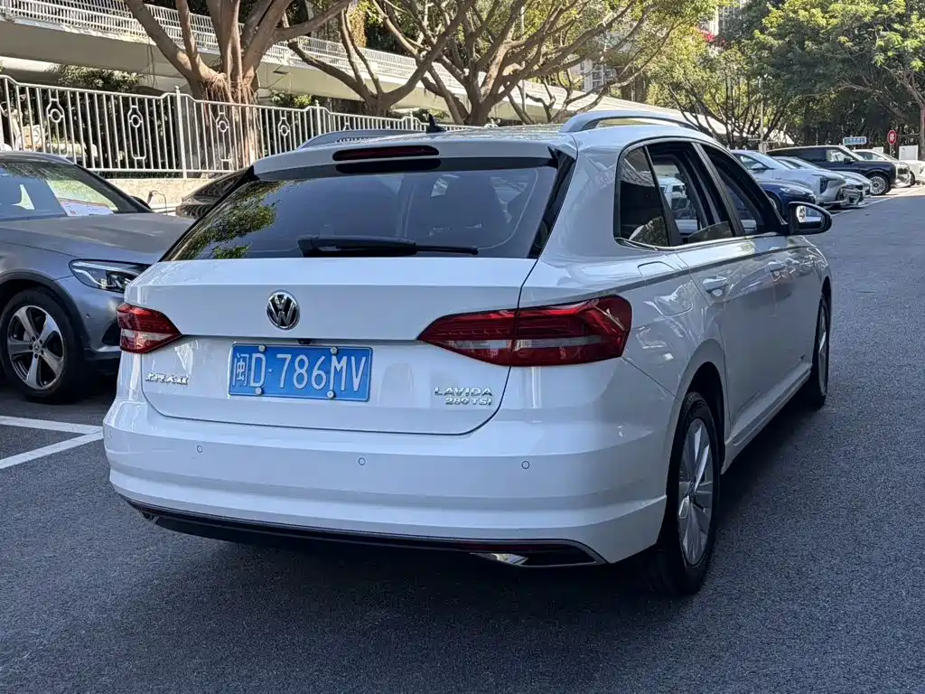Volkswagen Lavida — миниатюра 7
