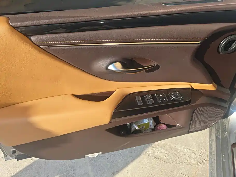 Lexus ES — миниатюра 7