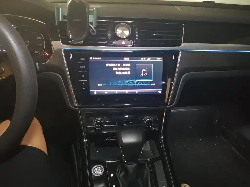 Volkswagen Phideon — миниатюра 6