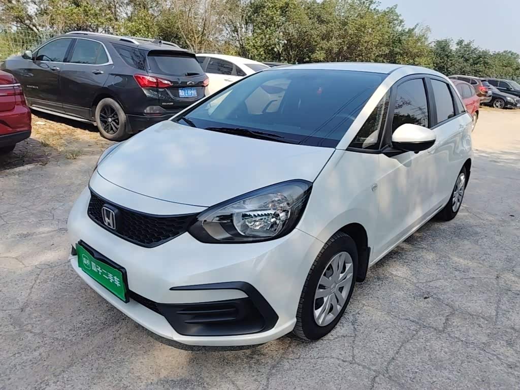 Honda Fit 1.5 л 2023 г. Белый, пробег 31100 км