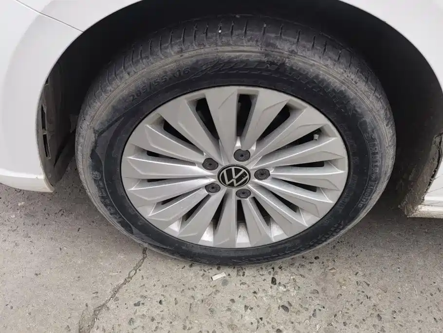 Volkswagen Lavida — миниатюра 6