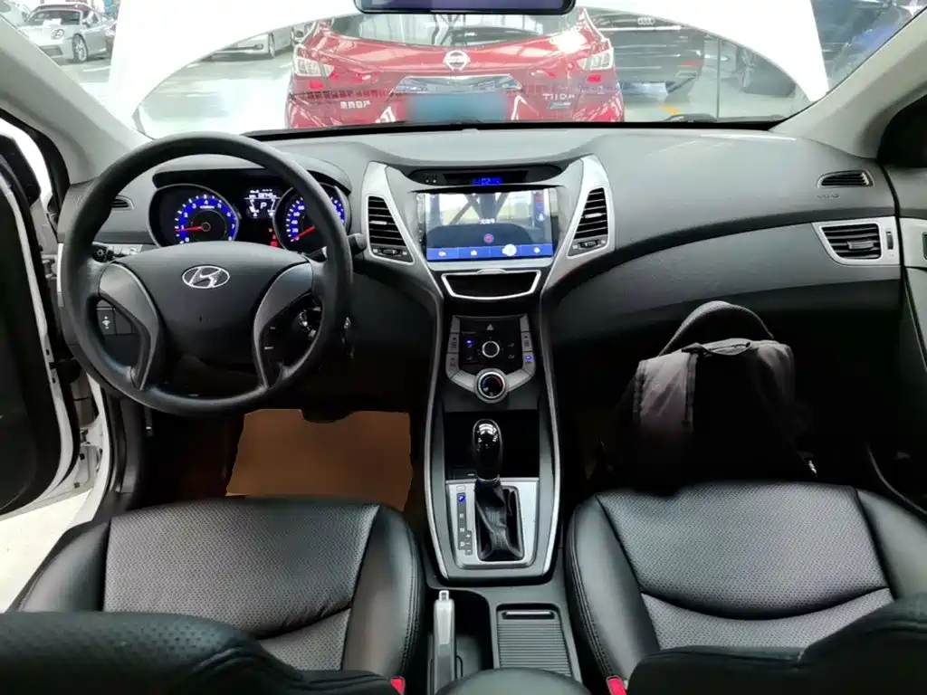 Hyundai Elantra Langdong — миниатюра 10