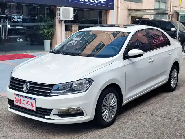 VOLKSWAGEN SANTANA 2019