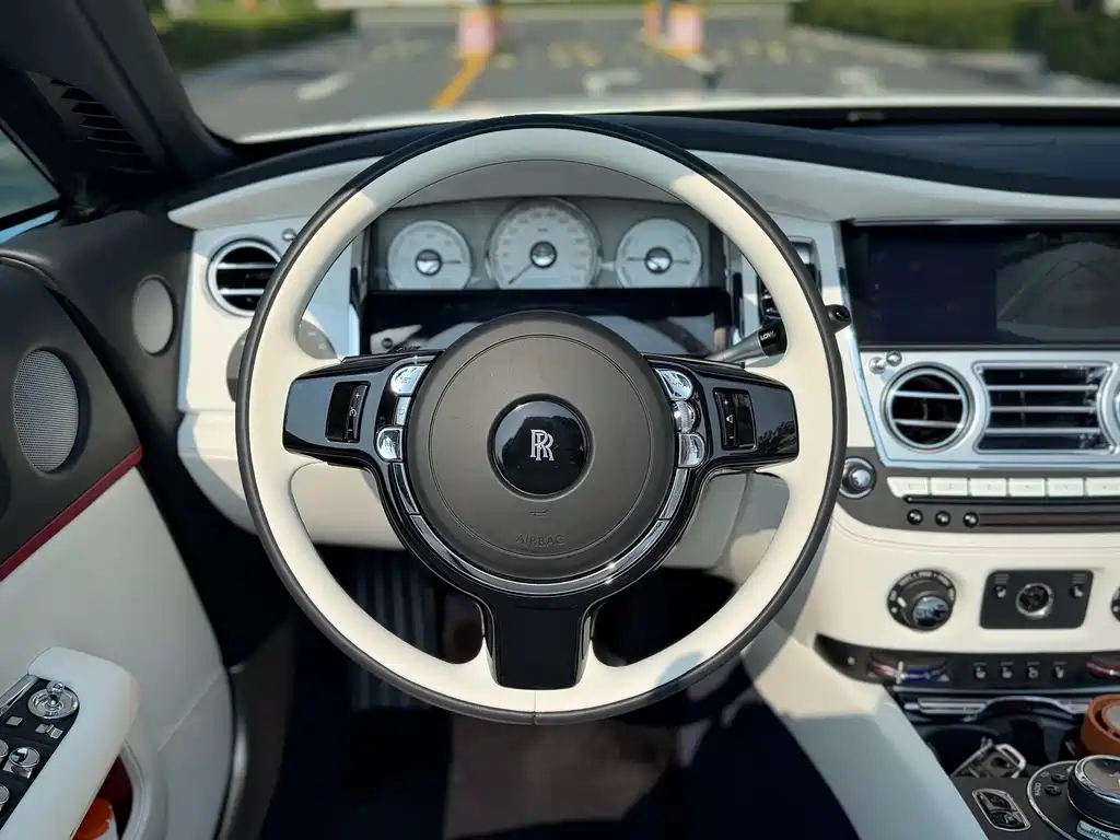 Rolls-Royce Dawn — миниатюра 13