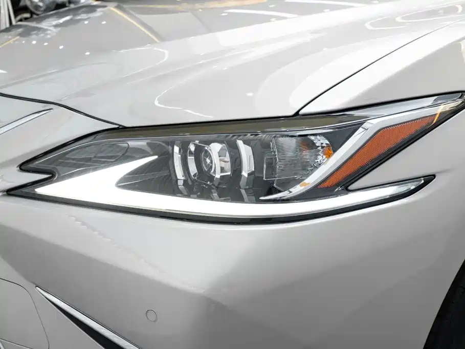 Lexus ES — миниатюра 8