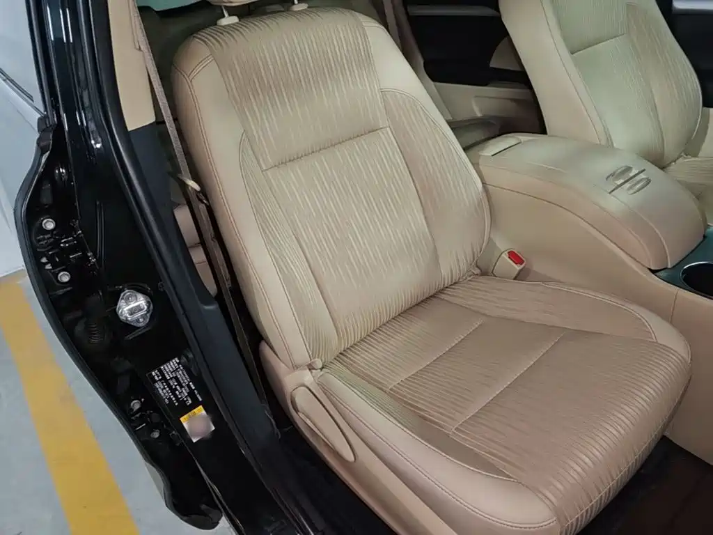 Toyota Highlander — миниатюра 25