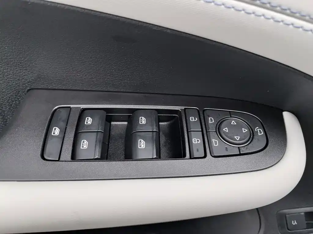 BYD Seal 05 DM-i — миниатюра 9