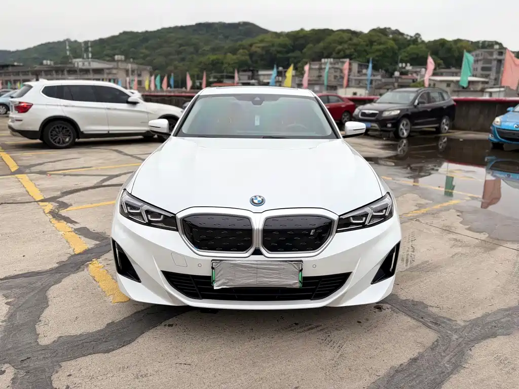 BMW i3 2022 eDrive 35 L