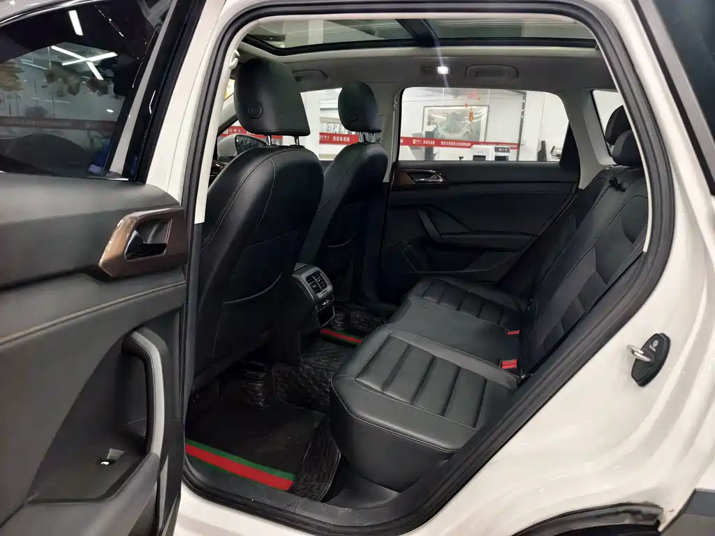 Volkswagen Tharu — миниатюра 9