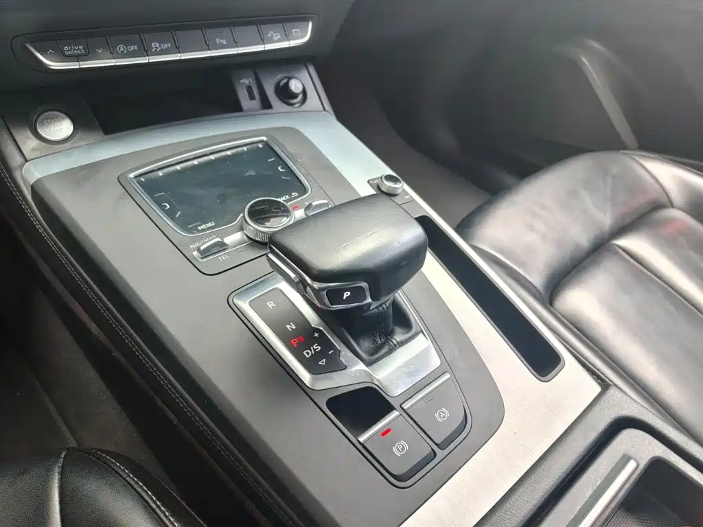Audi Q5L 2018 40 TFSI Fashion VI