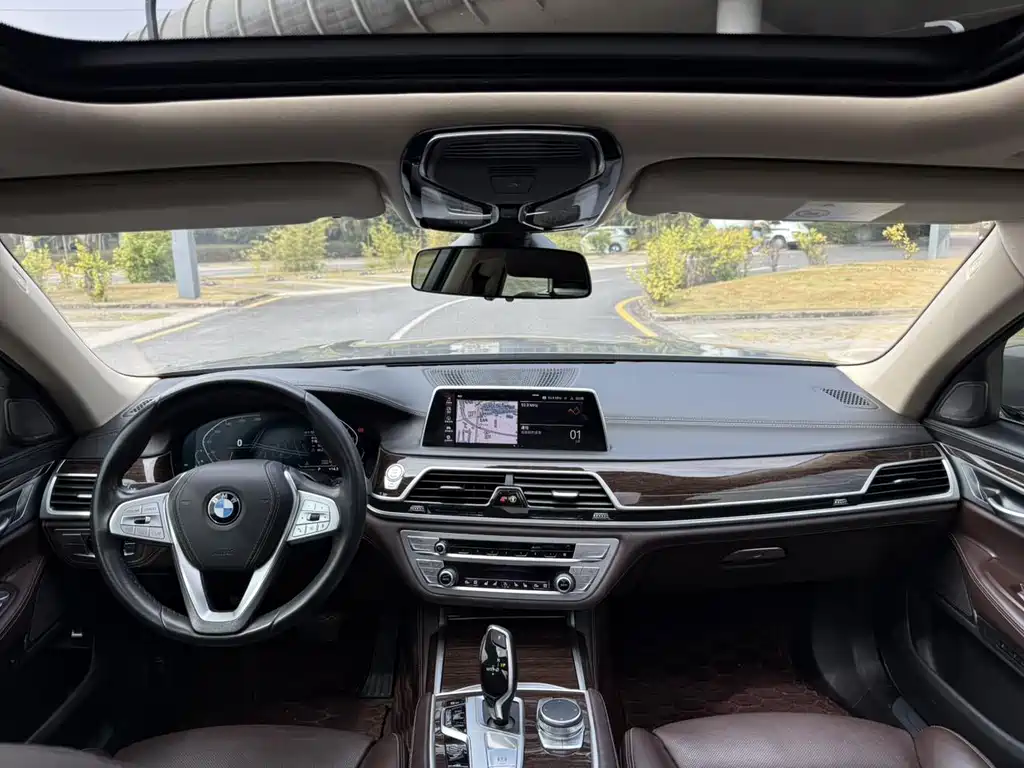 BMW 7 SERIES