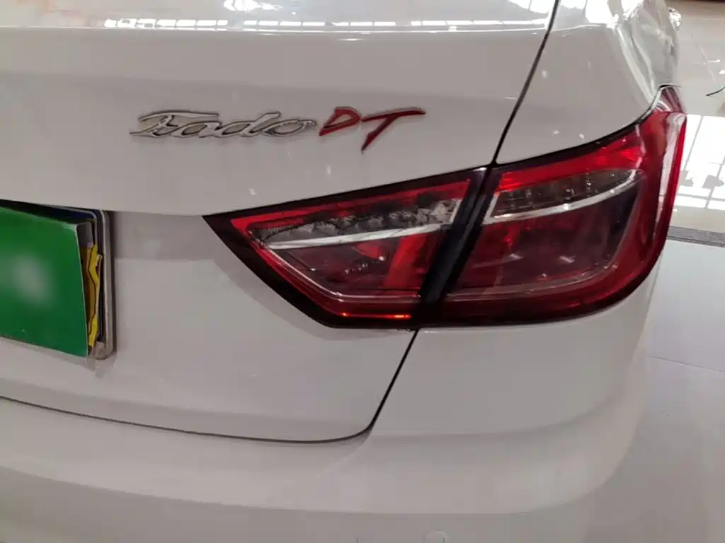 Changan Eado DT — миниатюра 8