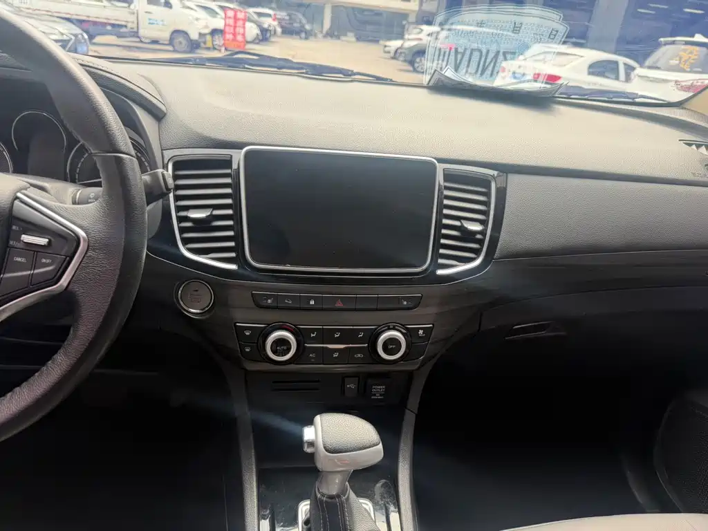 Isuzu MU-X — миниатюра 7