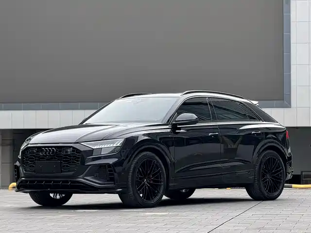AUDI  Q8 2021