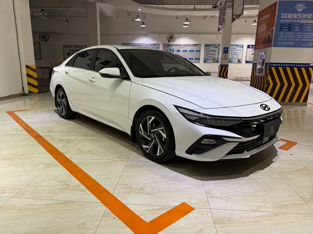 Hyundai Elantra — миниатюра 3
