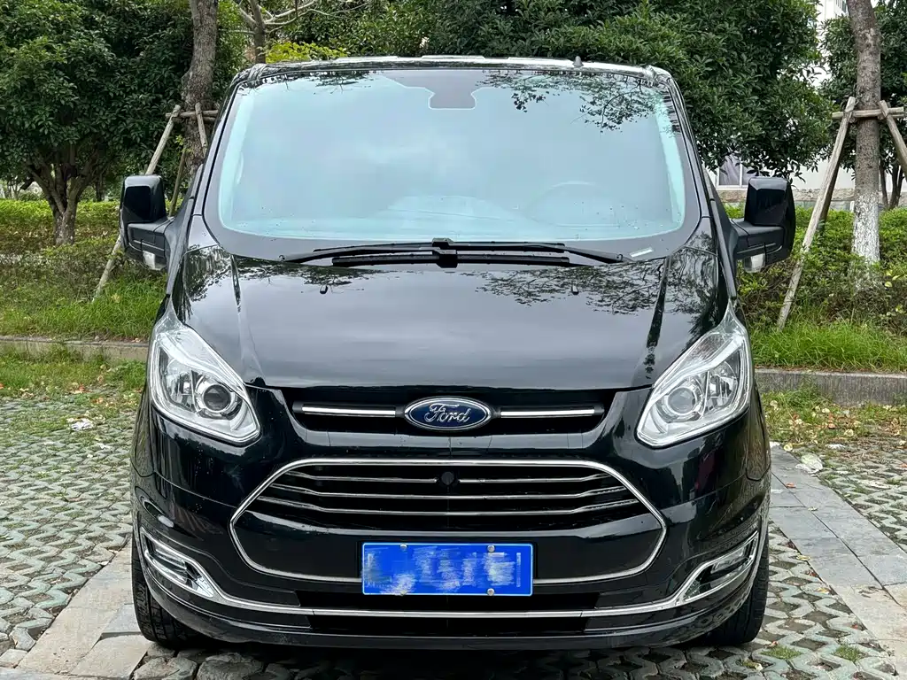 FORD TOURUIOU