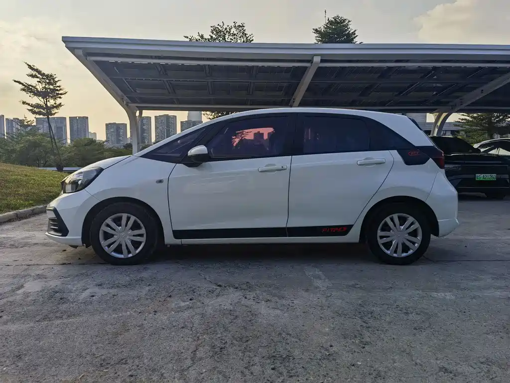 Honda Fit — миниатюра 8