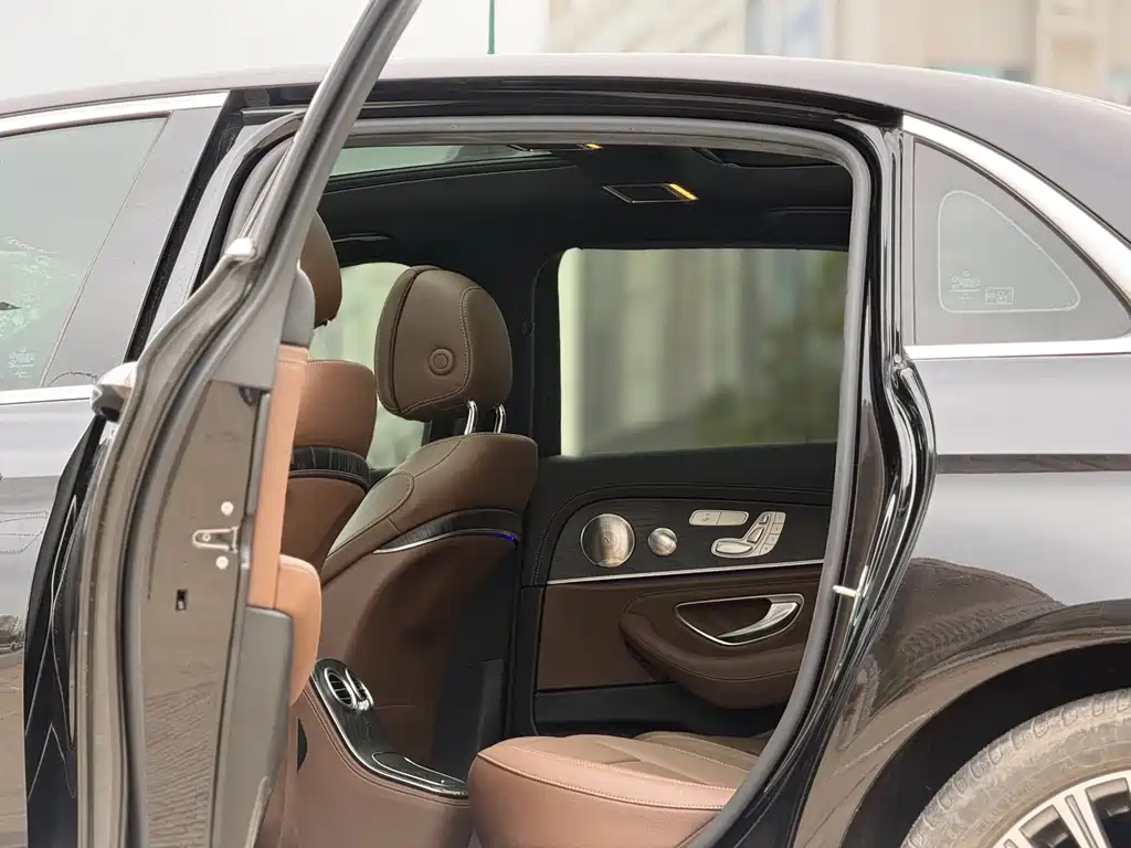 MERCEDES-BENZ E CLASS