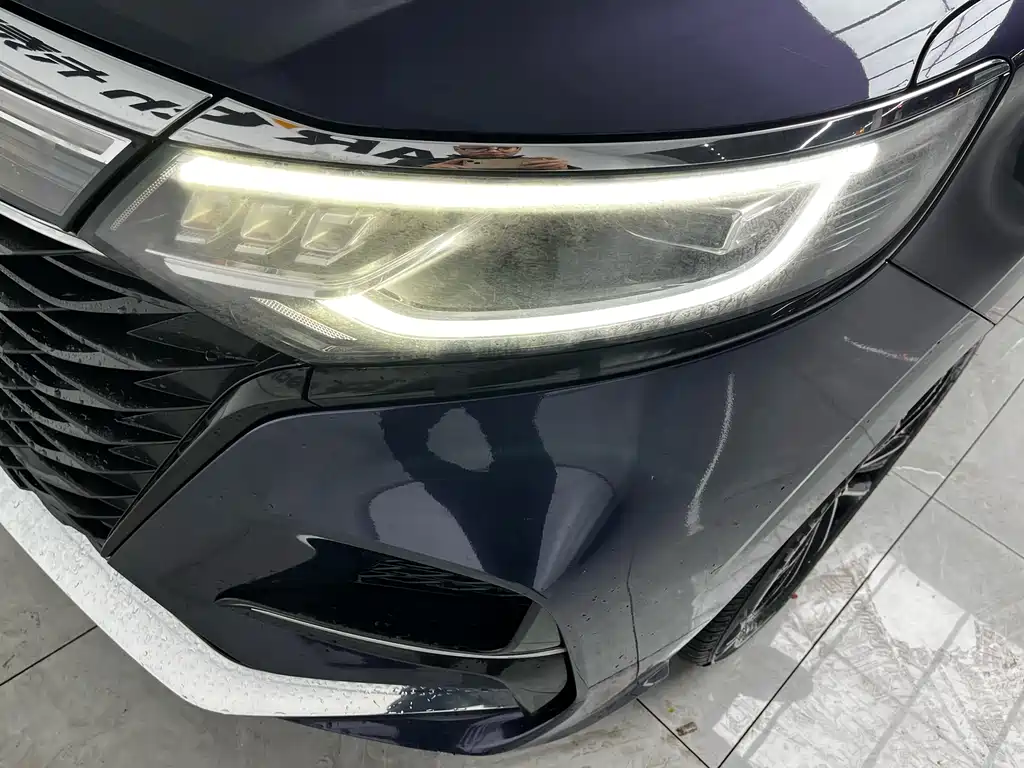 ROEWE IMAX8