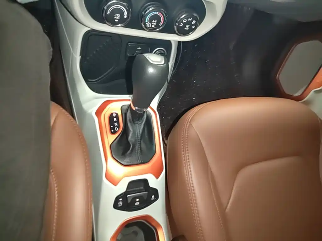 Jeep Renegade — миниатюра 14