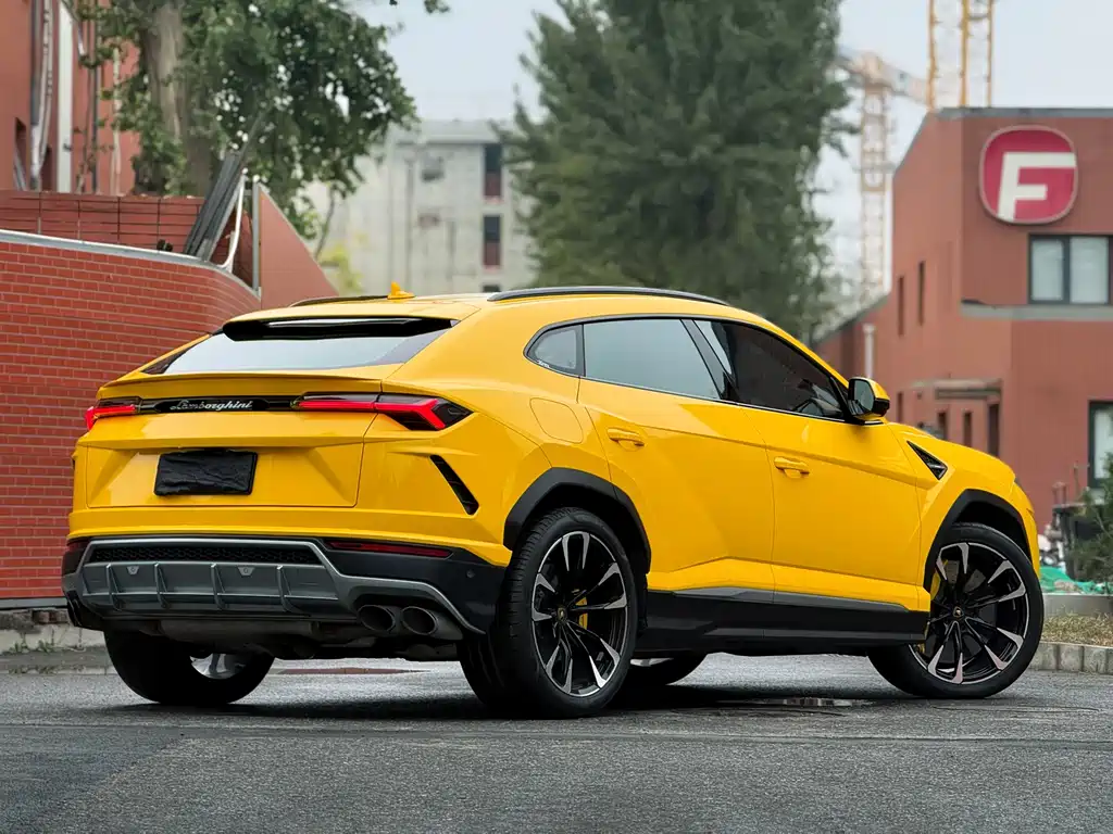 Lamborghini Urus — миниатюра 7