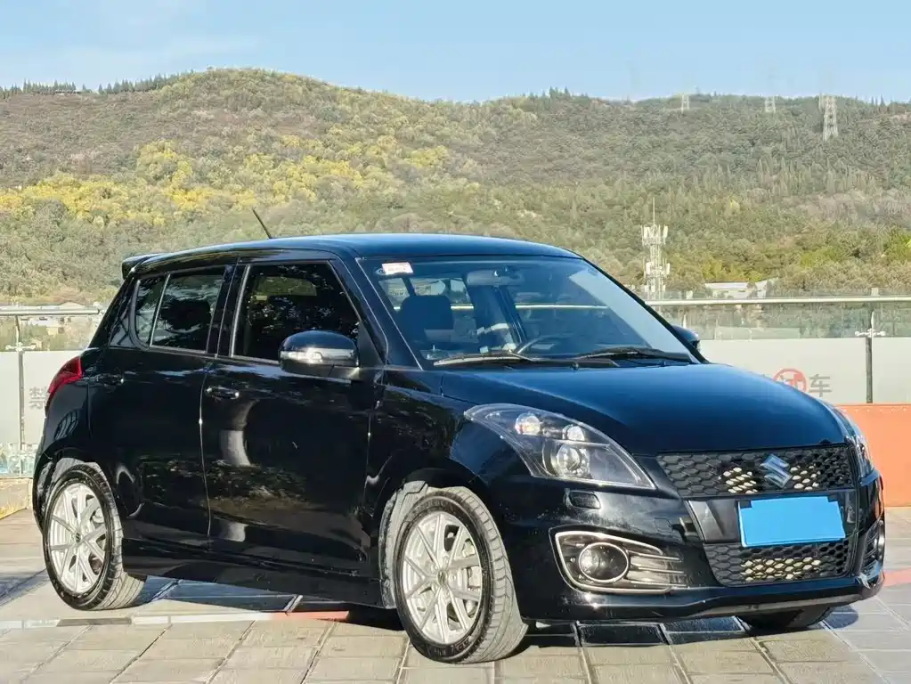 Suzuki Swift 1.6L CVT 2WD Luxury Edition, фото 3